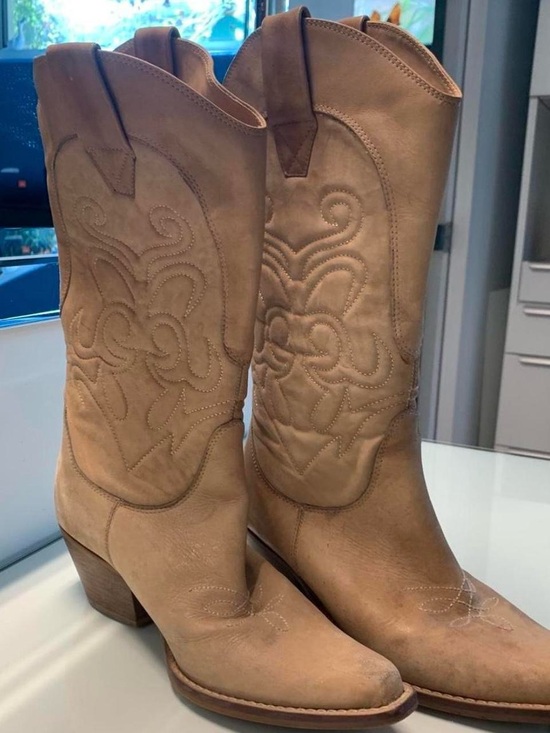 Shoes - Classic Women's Tan Western Cowboy Boots